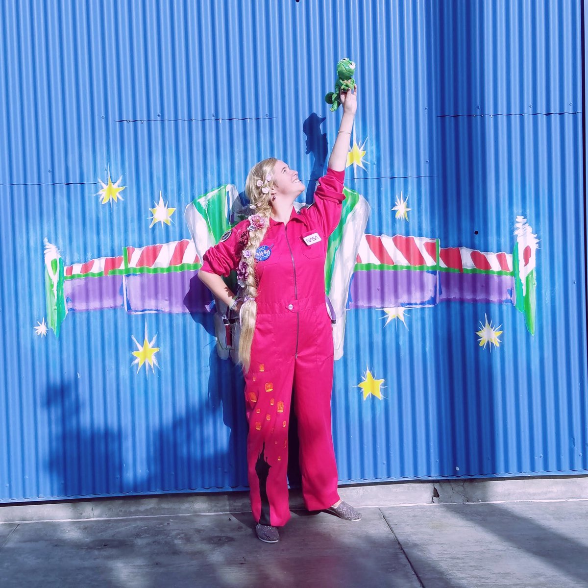 ybfgpodcast's tweet photo. Can a fangirl be a scientist AND a princess? You bet! #Astroengineer Kristen Lundebjerg shares how her love of space, STEM and #Disney all interact on this week’s episode: https://t.co/m85RxBjlbw
#rapunzel #astronaut #cosplay #toinfinittandbeyond https://t.co/Ah5CxvB7Tz