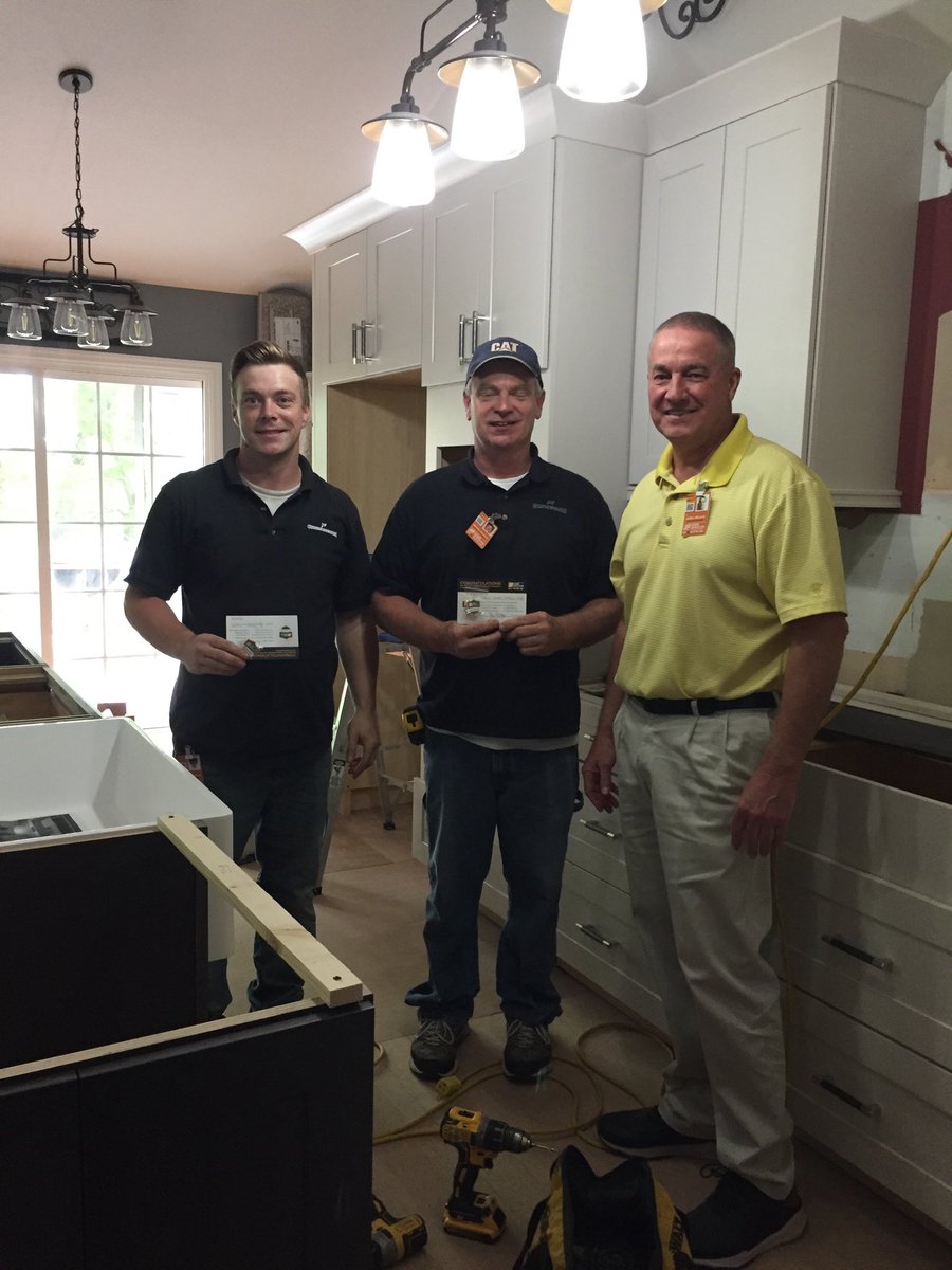 THDJohn91's tweet photo. Excellence award for James Venters and Jimmy Dalton, always makes the customers Happy and this one was no exception, the customer even took the picture. Thx for all you do! #serviceproviderexcellence award @gloria_terri @jaybisping https://t.co/aIZpTsqGDK