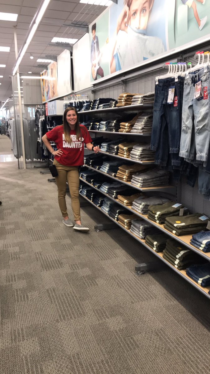 Style consultant <a href="/taylora1788/">Taylor Astell</a> is killing it with her jean folds!