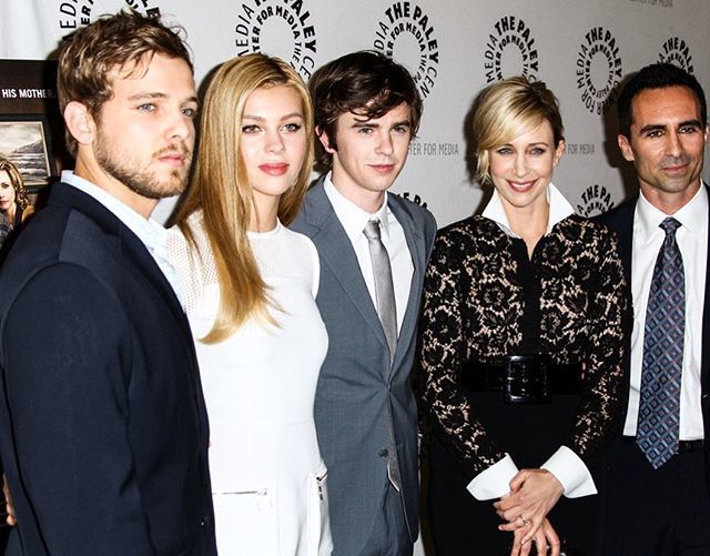 Max Thieriot tweet media