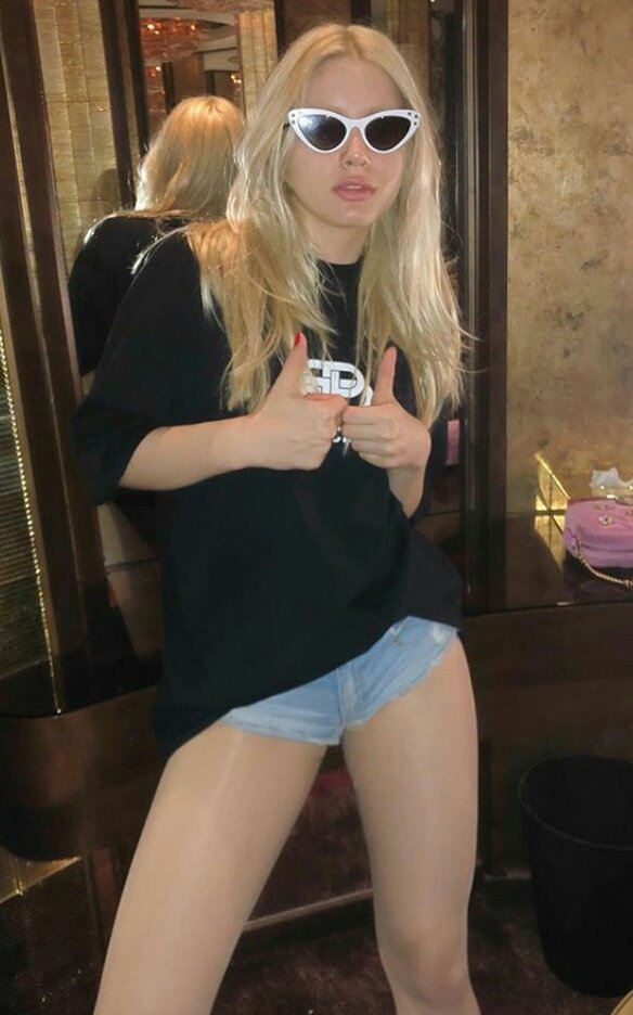 Seni çok seviyorum tek kuşum <a href="/aleynatilki/">Aleyna Tilki</a>