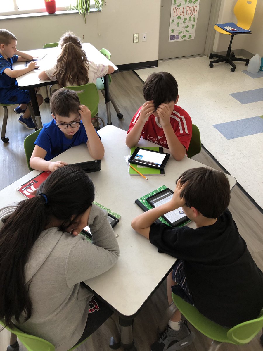 Mr. Strauber’s third graders researching space’s effect on the body. <a href="/StationCDRKelly/">Scott Kelly</a> <a href="/LHECMES/">Lincoln HeightsECMES</a> @msjacksonenviro <a href="/NASA/">NASA</a>