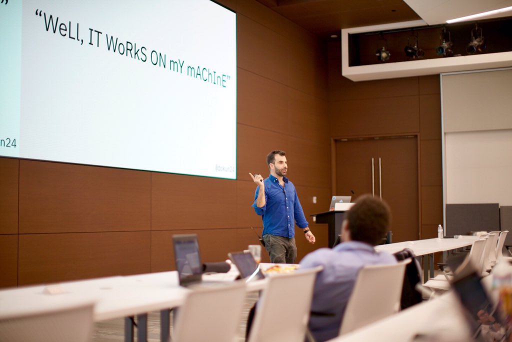 flexRonin's tweet image. @dokun24 on containers for iOS developers @swiftcloudshop #scw5