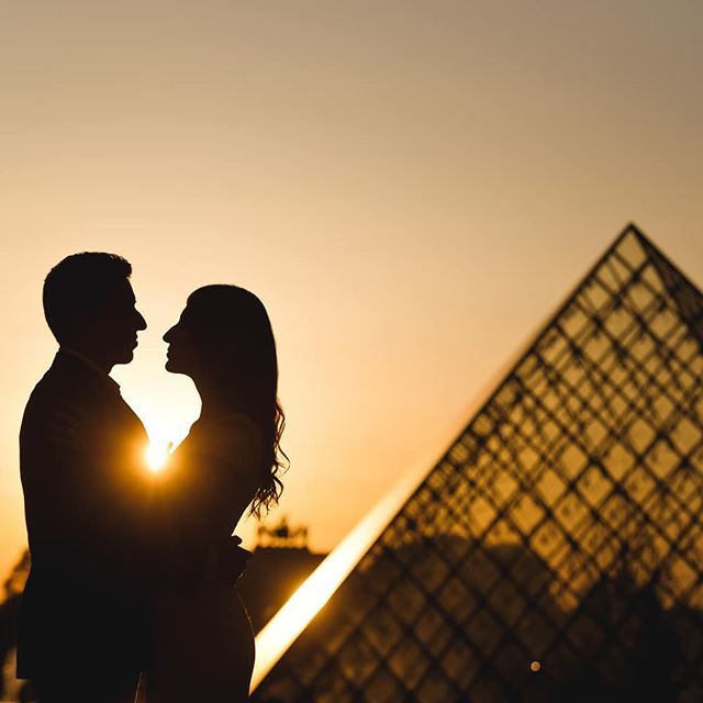 The first stab of love is like a sunset, a blaze of color -- oranges, pearly pinks, vibrant purples...
.
.
.
#parisphotographer #parisphotography #photographerinparis #photographerparis #kissmeinparis #parisphotoshoot #parisphotosession #photoshootinparis #photosessioninparis