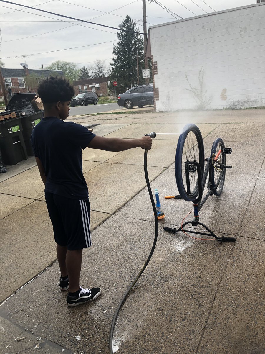 rdaddym28's tweet photo. Happy 15th birthday to my young man you make everyday of fatherhood a pleasure and challenge at the same time Dad loves you. https://t.co/PjUGFb5wEC