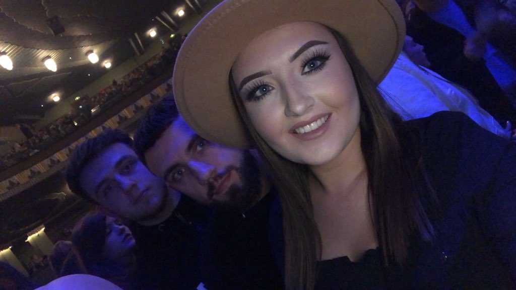 Chaplin_98's tweet photo. @ChrisYoungMusic we are at the front!🤩 Look out for us. X https://t.co/X2aYnj7h5a