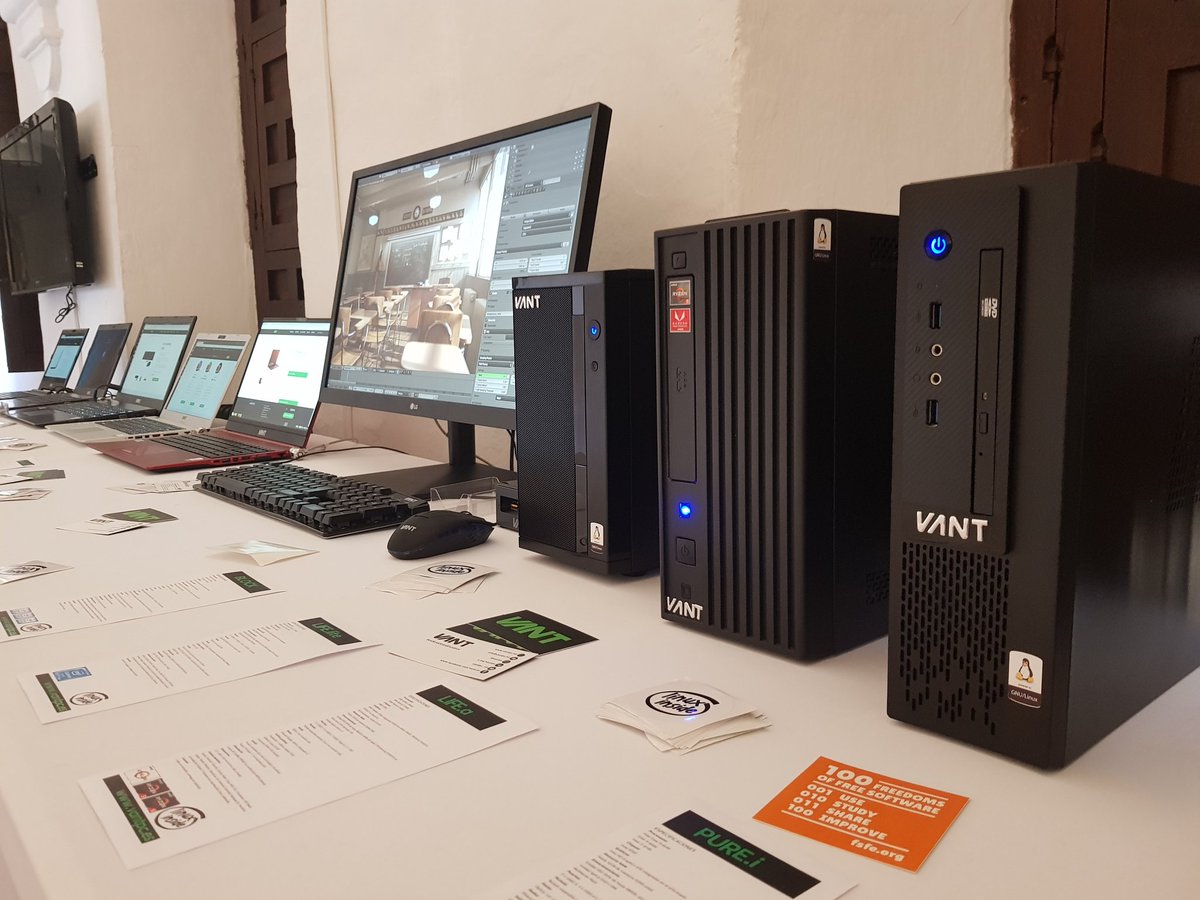 vantpc's tweet photo. Dando a conocer nuestra gama de ordenadores linuxeros en la Fase Final del Concurso Universitario de Software Libre en la Facultad de Filosofía y Letras de Córdoba #linux #softwarelibre #CUSL2019 https://t.co/RCqYaai1gy