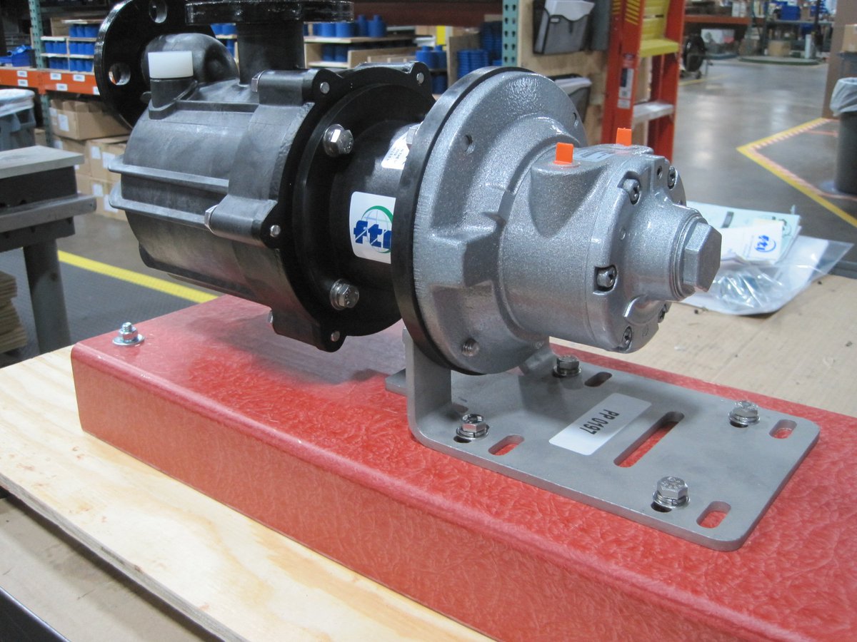 FinishThompson's tweet photo. Custom pump alert! SP10V coupled with an air motor to replace a failed AODD pump. #pump #airmotor #custompump #pumplife #FTI https://t.co/Dqn5QXRpf7