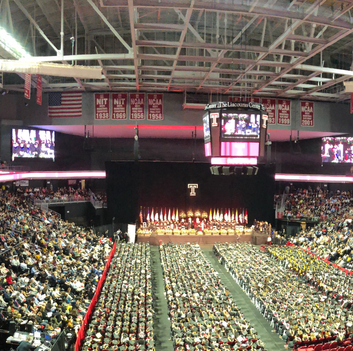 LiacourasCenter's tweet photo. We got a full house for the @foxschool Graduation π #Temple2019 #TempleGrads https://t.co/4pW7vlqJiE