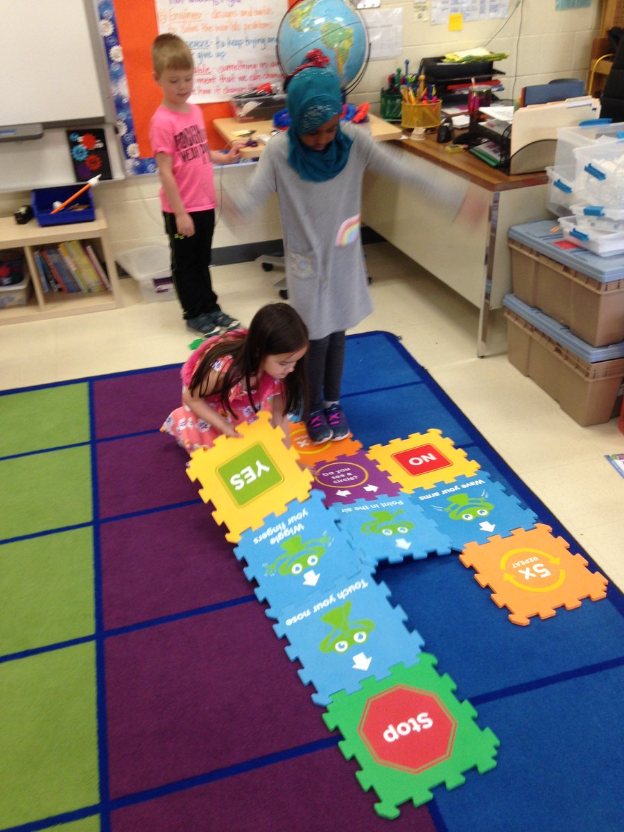CPtechclass's tweet photo. Kindergarteners collaboratively creating hopscotch algorithms with our new CodeHopper kits! Fun, active, computational thinkers! Don't forget to touch your nose & toes :) STEM-tastic!!! #CPstem https://t.co/JvQ3BROyM5