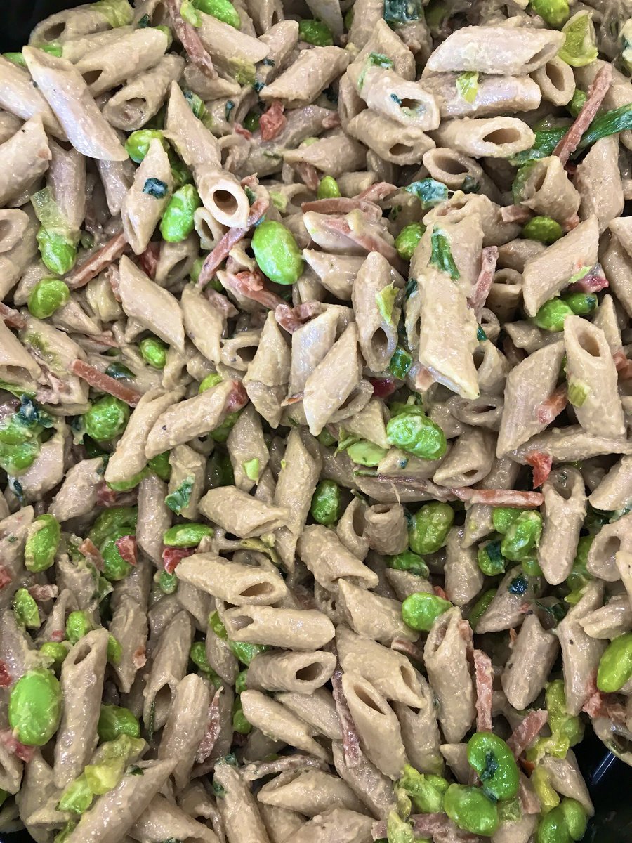 MPS_TrueFood's tweet photo. Great crew of taste test helpers at @LyndaleEagles today. The students kept asking them for seconds of the Ginger Soy Pasta Salad! #mpstastetests #truefood https://t.co/i4j58KuCHX