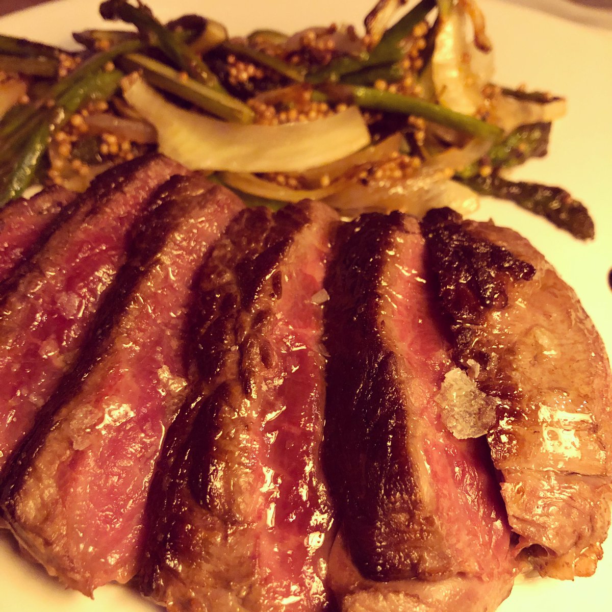 El Cinco tweet media