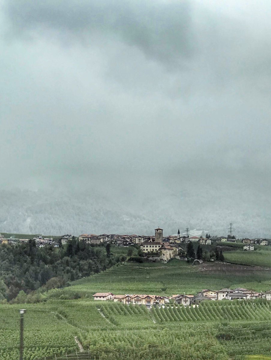 ILoveValDiNon's tweet photo. L’atmosfera tutta particolare della #neve a maggio! ❄️Castel Valer - Val di Non 
#9mai #9maggio #mustsee #trentinoaltoadige https://t.co/eiRmls65h4