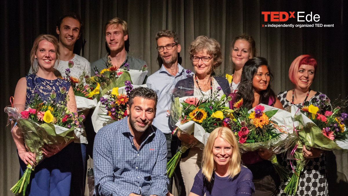 We komen graag in gesprek met gedreven mensen die vanuit een bestuursfunctie TEDxEde verder willen uitbouwen. Ook zoeken we versterking op het gebied van organisatie, sponsorwerving, marketing, social media, copywriting en boekhouding. Meld je aan via tedxede.com/contact!