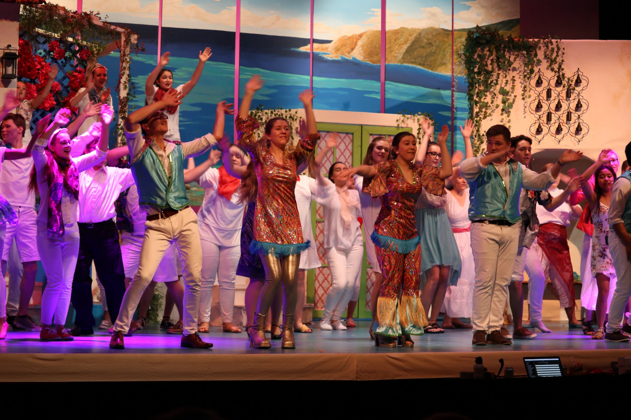 Norwell Dss On Twitter Theatre Norwell Kicked Off Their Production Of Mamma Mia Last Night To A Fullhouse The Play Runs Until Saturday Evening Https T Co Kse1f4qni5