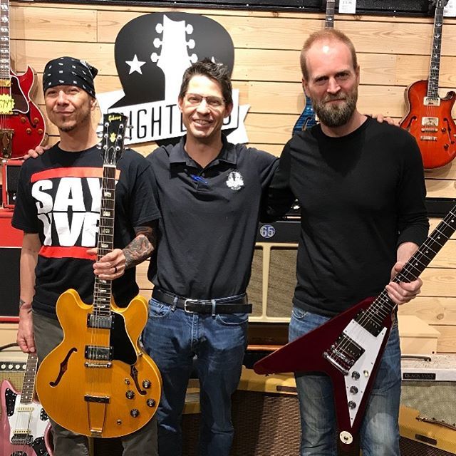 Righteous Guitars tweet media
