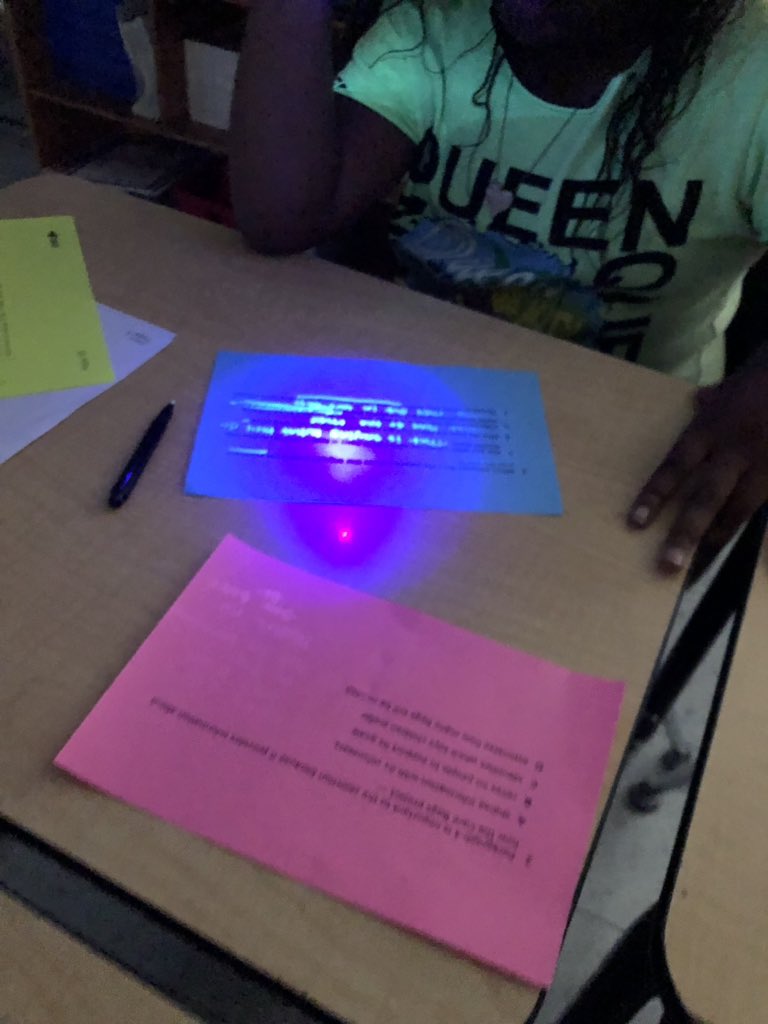 katinakelley's tweet photo. We are glowing in 4th grade Reading Camp and showing our evidence with UV pens!! These guys are ready for next week!!!   @sldgarcia @WilshireWildcat Can’t tag Sarah Hammons @NEISDCurriculum https://t.co/9QWVvQpVfd