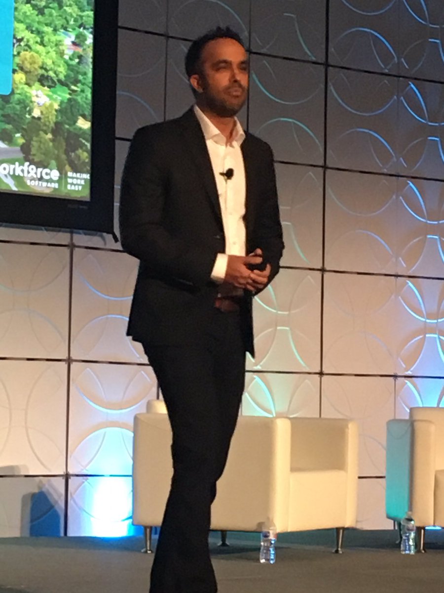 __SOTR__'s tweet photo. This Week: @NeilPasricha delivering #keynote for #WFSVision19 @WorkForceSW (photo cred. @kjayne77) https://t.co/zw4HhuzZQA