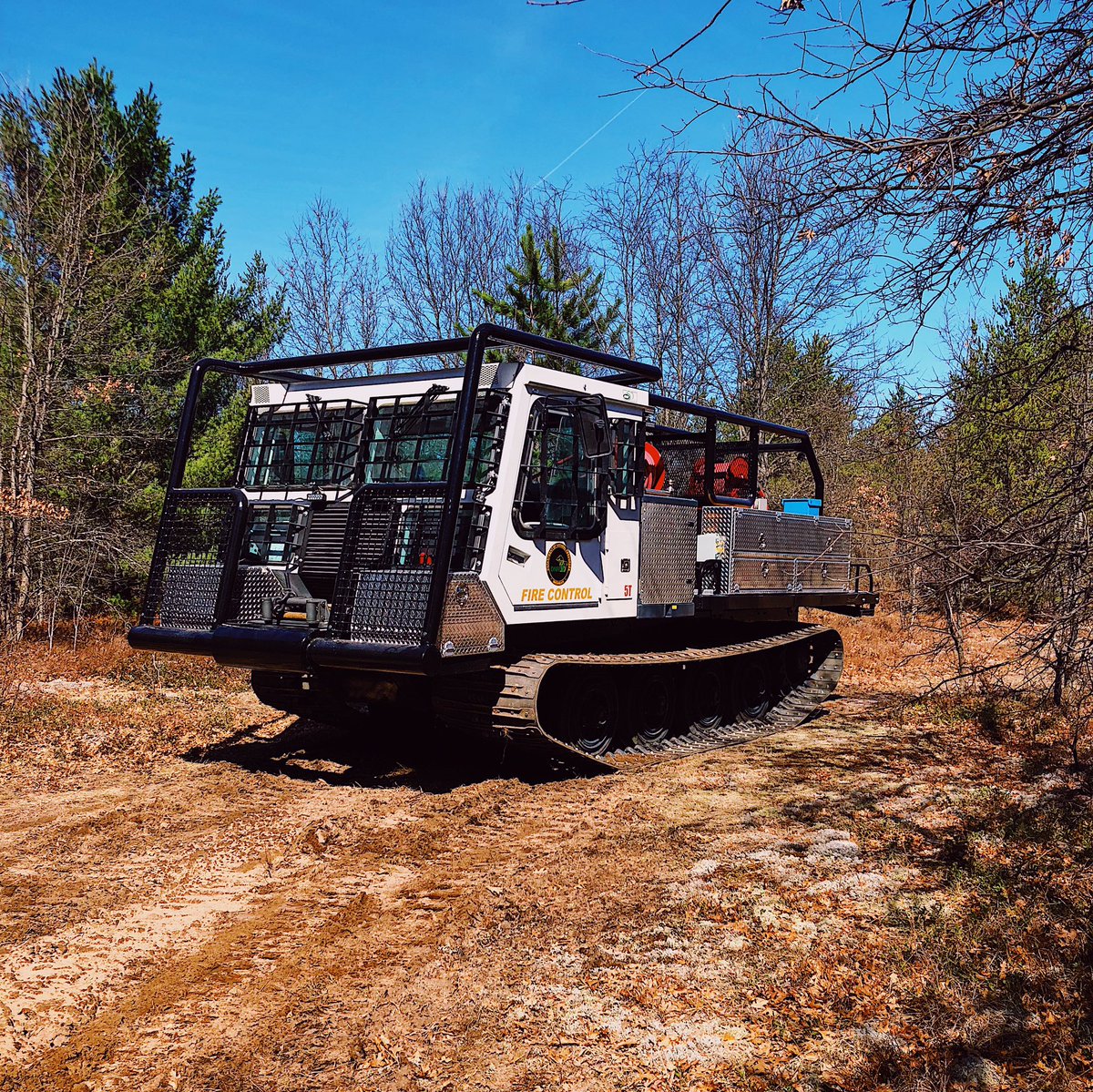 PowerBullyUSA's tweet image. Fire Season is quickly approaching! Are you ready? The good folks over at @michigandnr are! Check out this mean looking 5T Firefighting model that we just dropped off! 🌲🔥 #powerbully #5t #firefighter