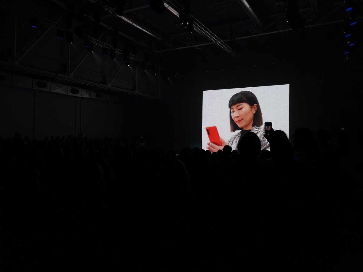 BenCFletcher's tweet image. Stunning catwalk launch of #FashionFlair by #Huawei - an experimental project looking at how AI can be used to inspire fashion designers. Congrats Huawei Italy &amp;amp; #annayang 👏👏