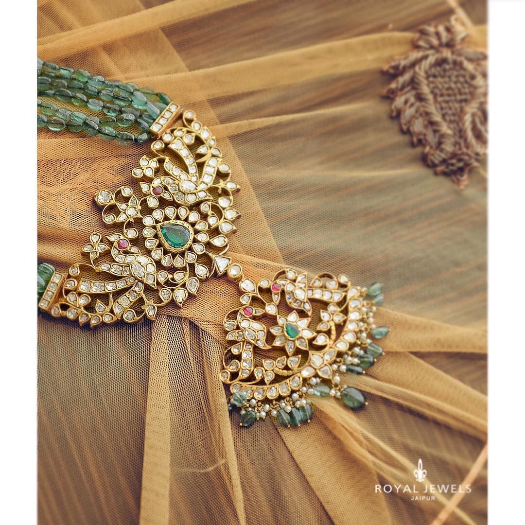 Adorn yourself on your best day, with the #exquisite hand crafted jadau haar from the House of #RoyalJewels This little piece of heritage can be passed to your generations to come by.. . . #TheWorldOfJadau #TheBridalSaga #RoyalJewellery #BridalJewellery