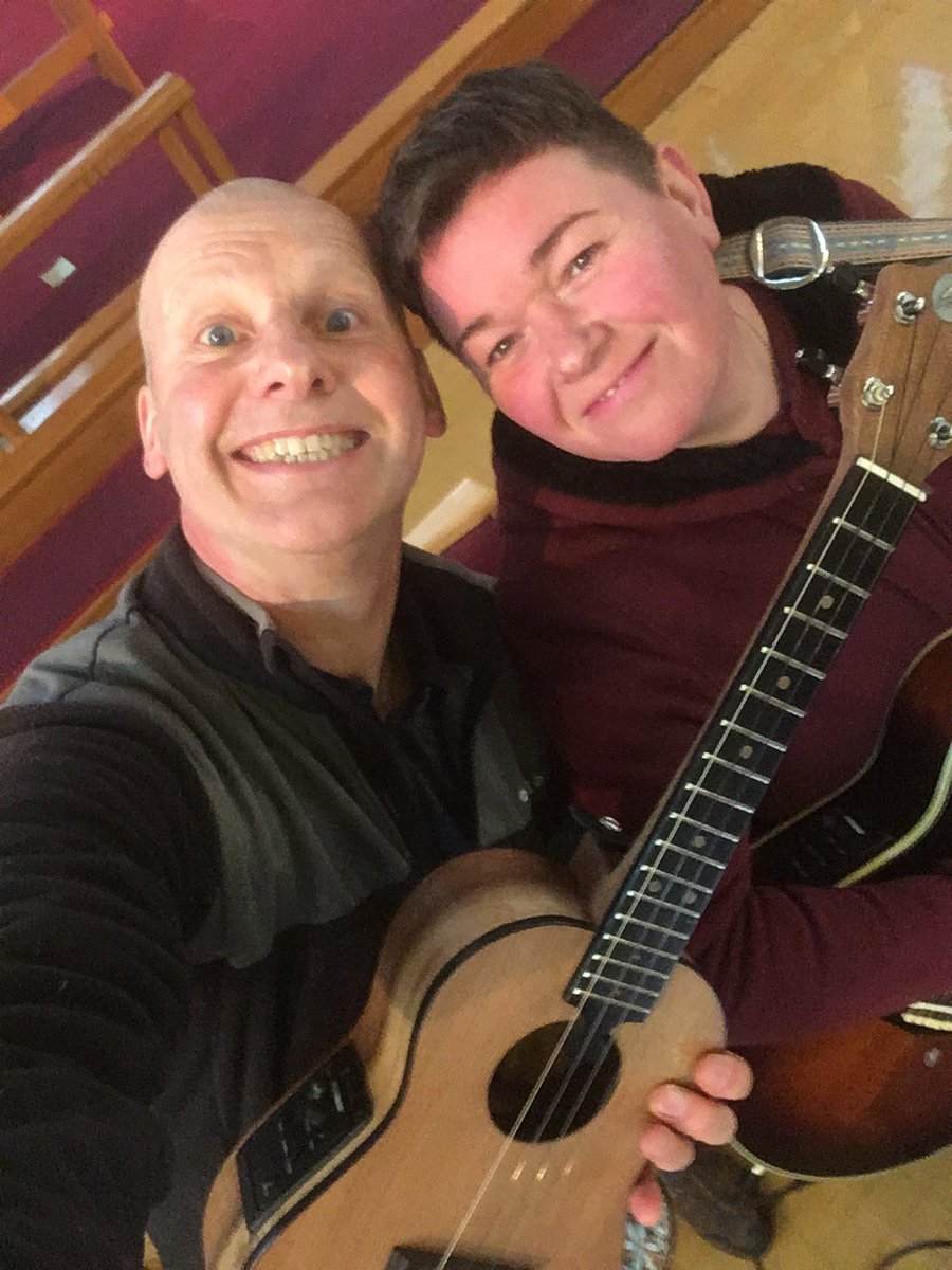 Crofty's tweet photo. Took the little chap out to play tonight’s church set. Love this instrument made by @treecreeperltd Here’s me with @SThinnesen #ukulele #tenoruke https://t.co/CSuHoKoyB9