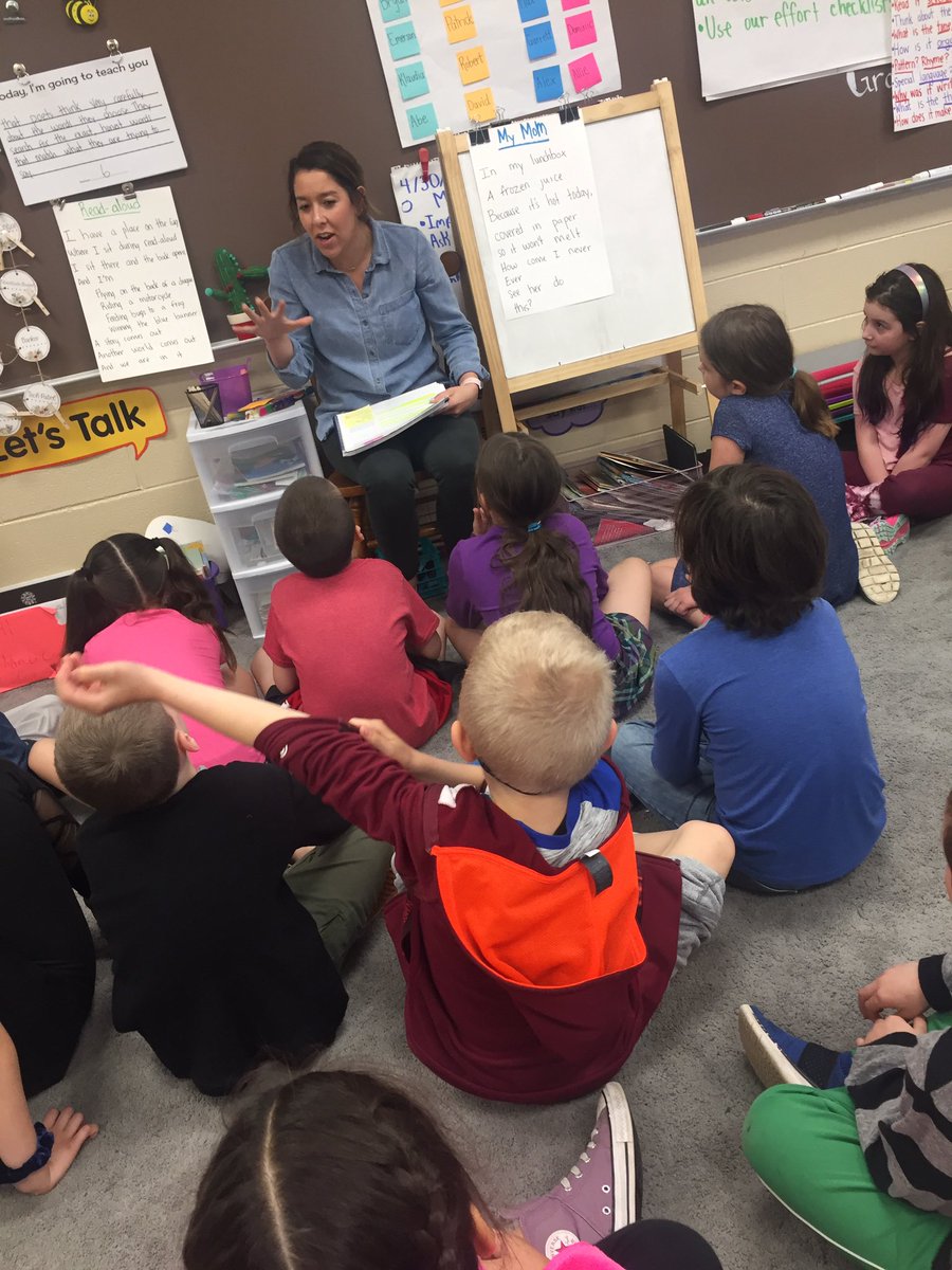mrskohl's tweet photo. Wide eyed second graders today during @MWood113a poetry mini lesson! #sd113a #owbears #coteaching https://t.co/DOiCrnCkEb