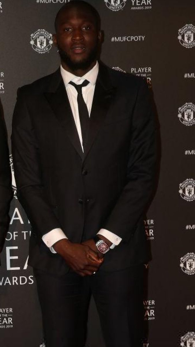 Fancy turning up for a work awards night looking like this. This really sums it up for me. No class, no pride. #MUFC #MUFCPOTY #lukaku