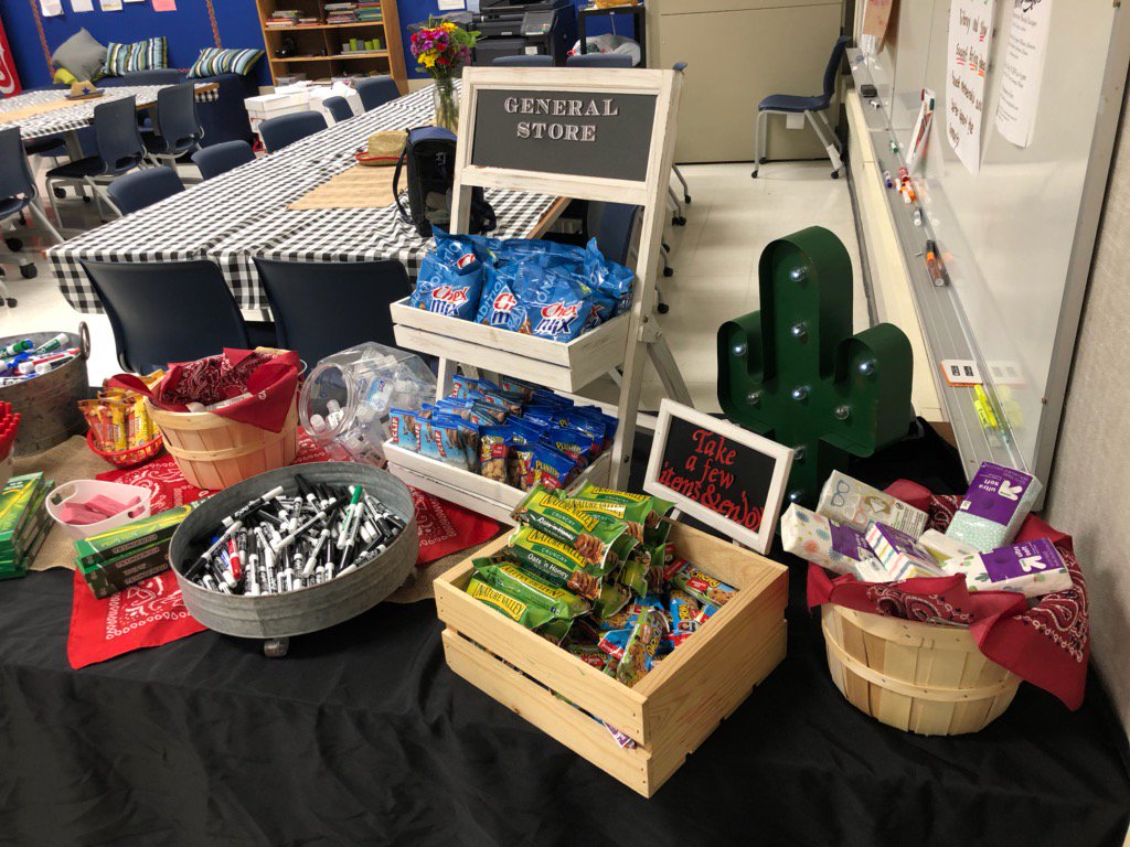 MMS_PTA's tweet photo. It's Grab'N'Go Day for our @MMSmavericks Teachers and staff!

Stop by the staff lounge for a snack and supplies. 🍿🖍️
ENJOY! #TeacherAppreciationWeek #ThursdayMotivation https://t.co/svy8E2AFJM
