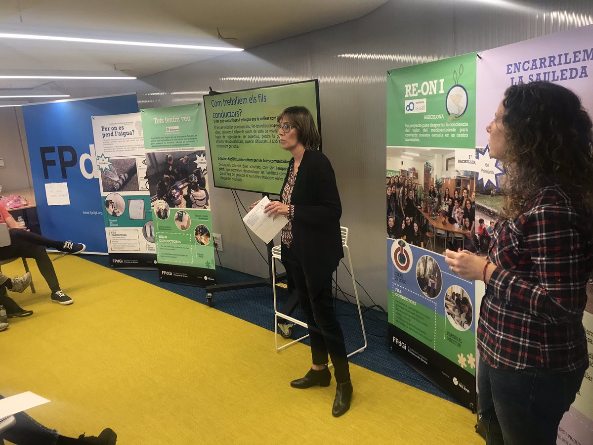 estevelopez_'s tweet photo. Realizando un #ABP de #emprendimiento en nuestras aulas, los alumnos entrenan la agilidad y la adaptabilidad en diversas situaciones, y los docentes también! Tarde compartiendo buenas prácticas en #girona dentro del programa educativo de @FPdGi @trilemaedu @carmenpellicer_ https://t.co/tj4HFxoAp8