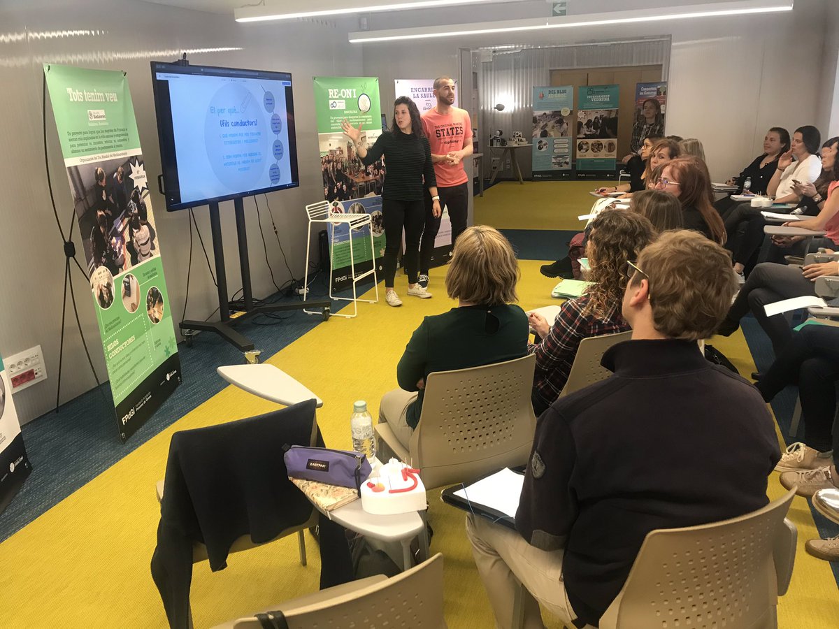 Realizando un #ABP de #emprendimiento en nuestras aulas, los alumnos entrenan la agilidad y la adaptabilidad en diversas situaciones, y los docentes también! Tarde compartiendo buenas prácticas en #girona dentro del programa educativo de <a href="/FPdGi/">Fundación Princesa de Girona</a> <a href="/trilemaedu/">Fundación Trilema</a> <a href="/carmenpellicer_/">Carmen Pellicer</a>