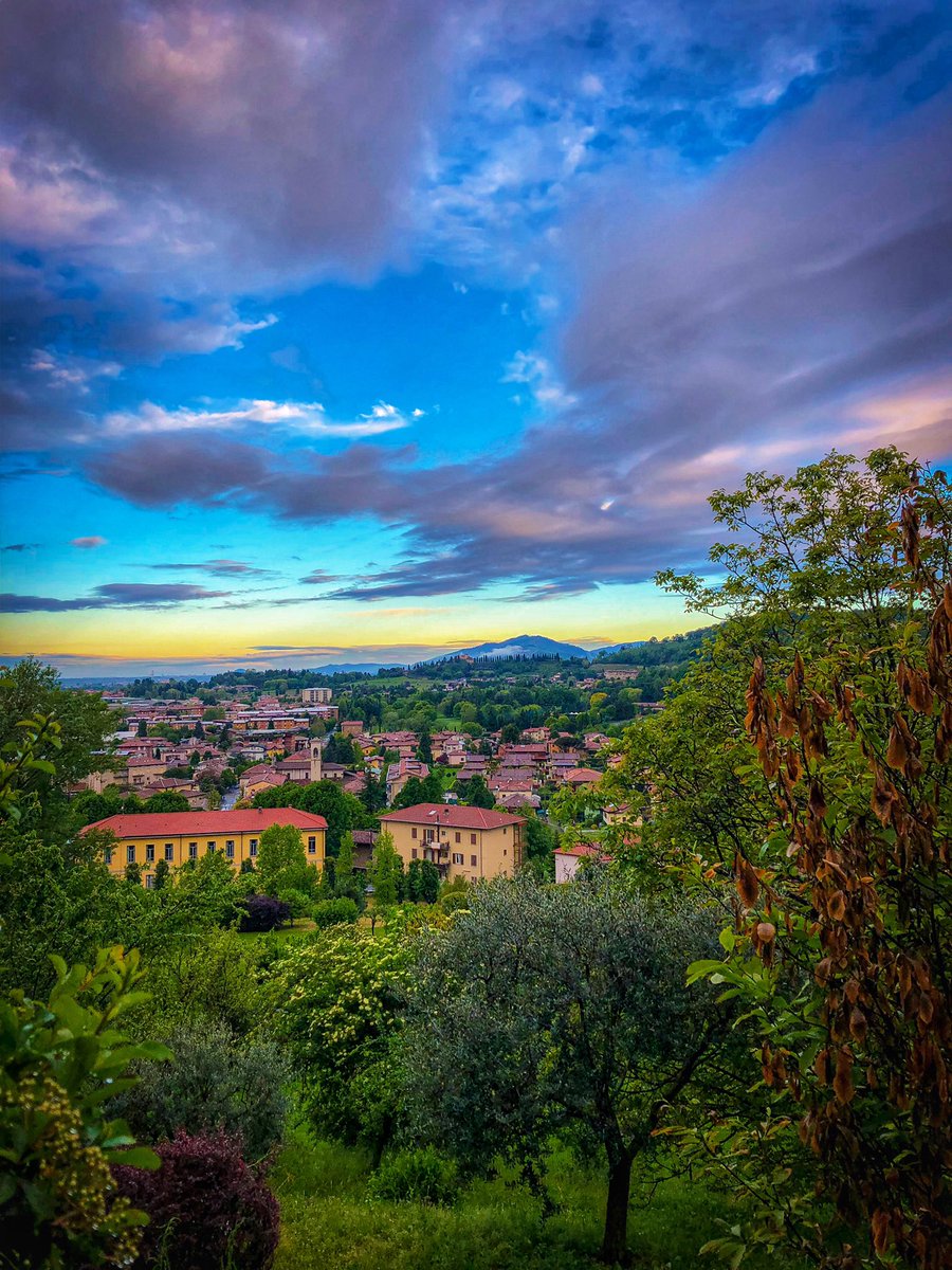 🏃🏻‍♂️ Parola d’ordine: DISCIPLINA.
Sveglia che suona alle 4.45 per le ripetute in salita.
Se hai una passione riversi l’impegno necessario per tenerla viva. Ma senza disciplina non è possibile ambire ai traguardi più belli!
<a href="/ASICSItalia/">ASICS Italia</a> #iocorroqui 
#IMoveMe #ad #ASICSFrontRunner