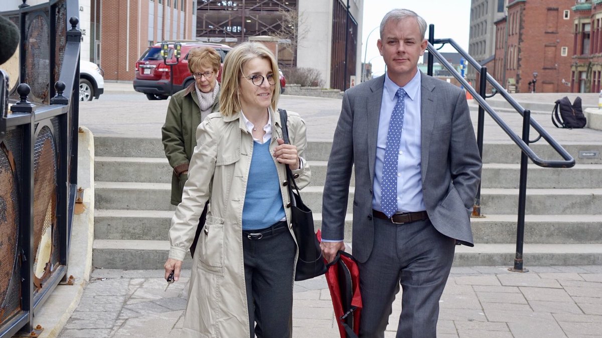 Dennis #Oland quitte le palais de justice la tête haute. La prochaine fois qu’il reviendra, ce sera pour connaître la décision du juge dans le cadre de son procès pour meurtre. Un verdict est attendu le 19 juillet, huit mois après le début du procès. #icinb