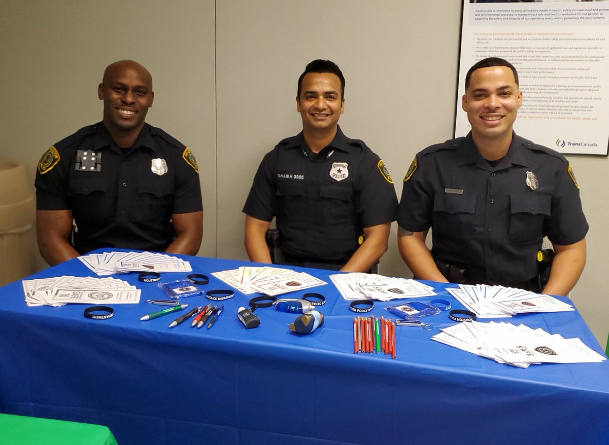 Mr_Officer713's tweet image. We appreciate the invite to participate in the TransCanada Safety Fair today! We passed out educational literature regarding @houstonpolice #personalsafety #robberyprevention #seniorcitizensafety #burglaryprevention &amp;amp; #policeinteraction 😉 #communitypolicing #RelationalPolicing