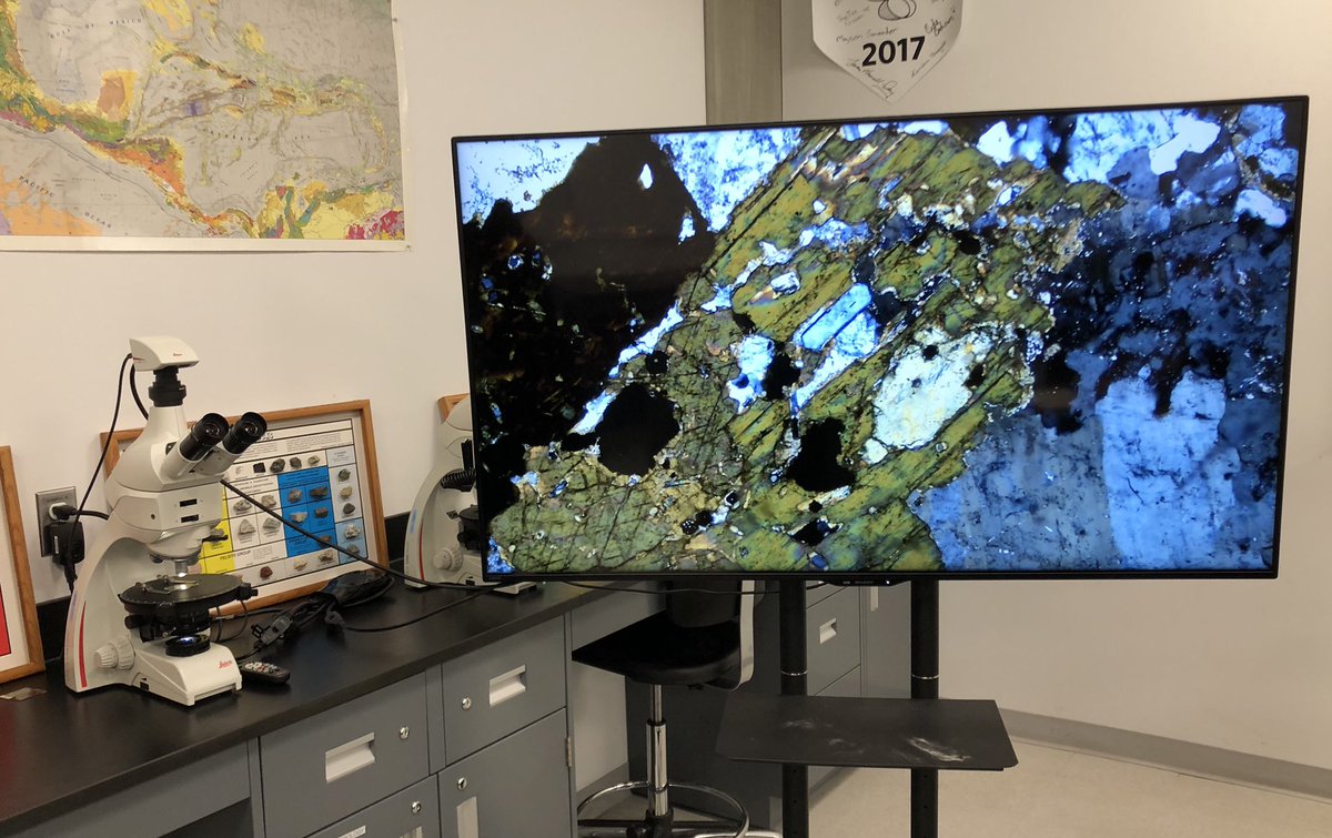 AsGeological's tweet photo. Training Day! If you think minerals are beautiful, try looking at them through our new Geological microscopes @nait.  #smallclasses #bigscreens #geology #nait #naitsast #geological https://t.co/2XgqPHg0j2