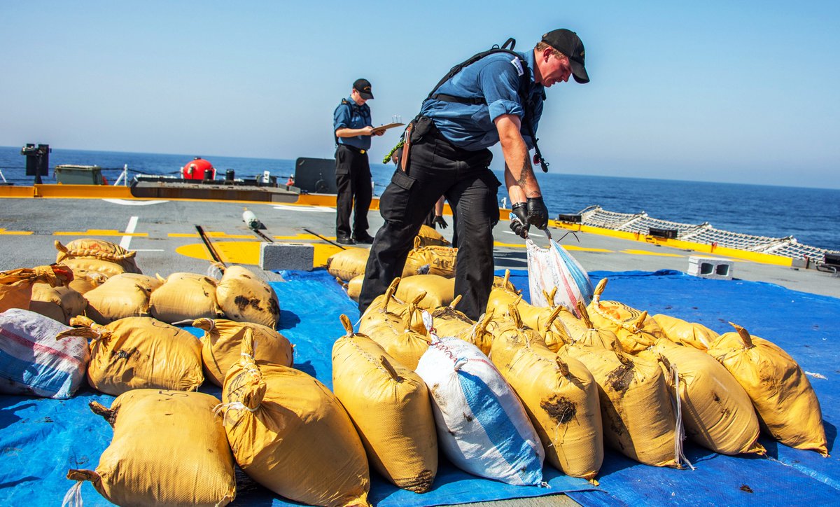 CanadianForces's tweet image. #HMCSRegina makes its 4th drug bust while deployed on #OpARTEMIS in the Indian Ocean. Bravo Zulu #RCNavy! #ExcellenceAtSea
