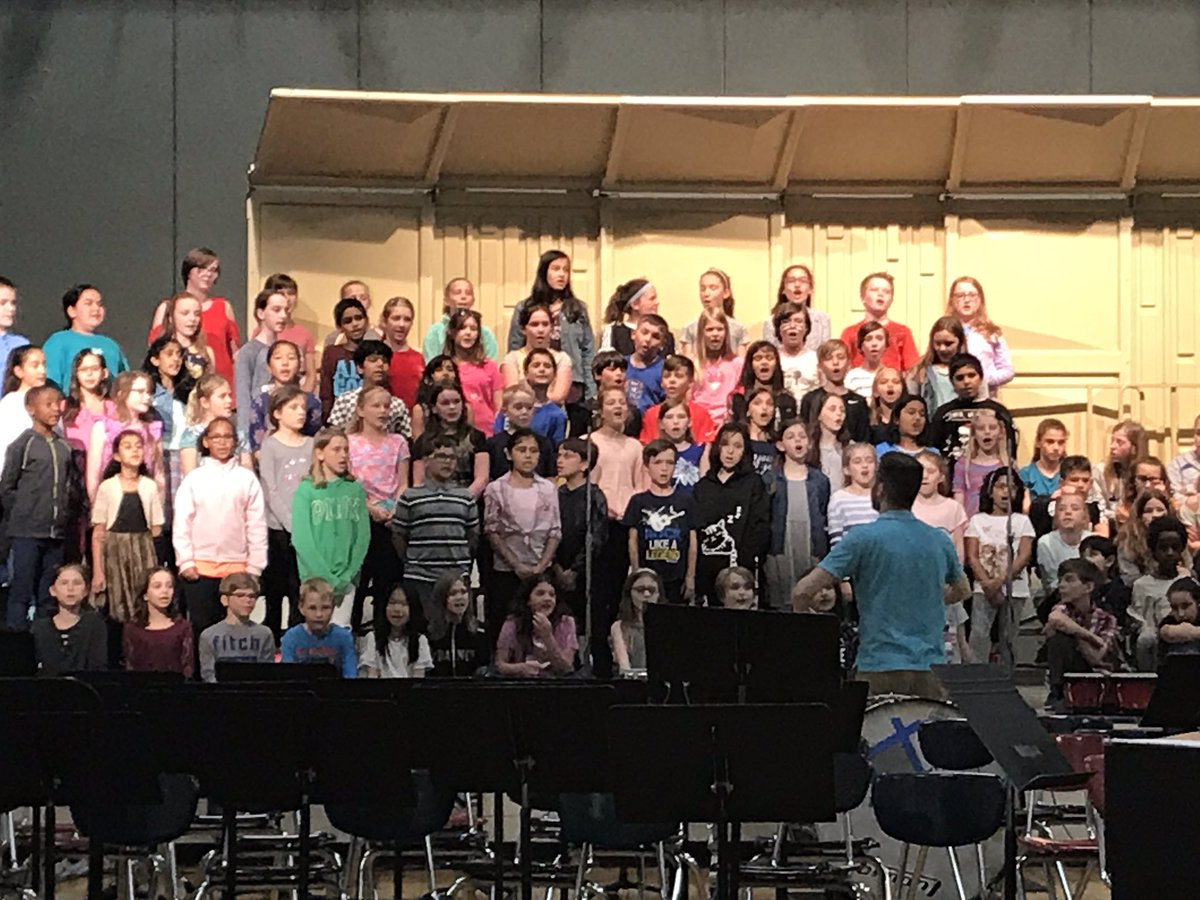 k_farvour's tweet photo. The 4th grade band, orchestra, and choir performers did a fantastic job this afternoon! #fourthatdixon https://t.co/2FTCqQBjBj
