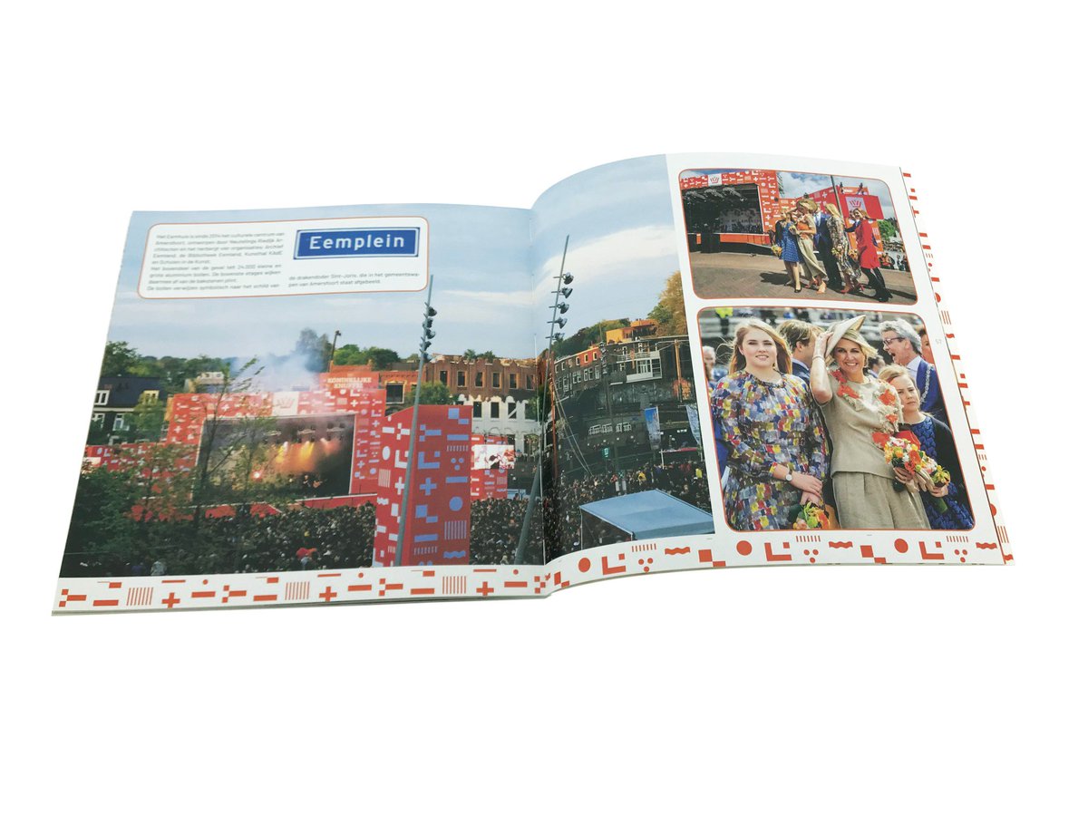 👑 Wil je de prachtige Koningsdag in Amersfoort herbeleven? Vanaf vandaag is het #fotoboek 'Wij, Amersfoort - Koningsdag 2019' voor € 14,99 te koop bij de regionale boekhandels, de Amerfoorste musea en bij de VVV. Online bestellen is mogelijk via bit.ly/2VegR2K. 📙
