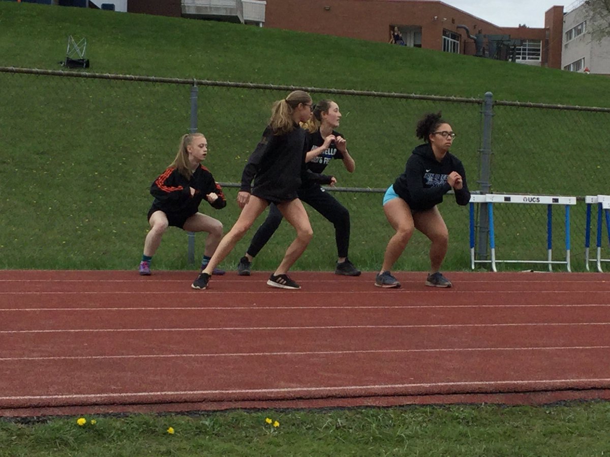 MonticelloCSD's tweet photo. Tiana D. says, "βmake sure you stretch before you run.β #BeWellMonti #BWMStudent https://t.co/em2l05c68C
