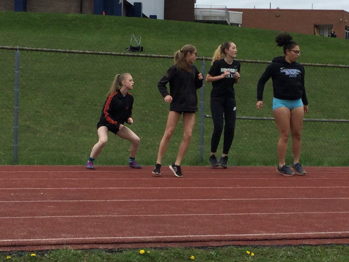 MonticelloCSD's tweet photo. Tiana D. says, "βmake sure you stretch before you run.β #BeWellMonti #BWMStudent https://t.co/em2l05c68C
