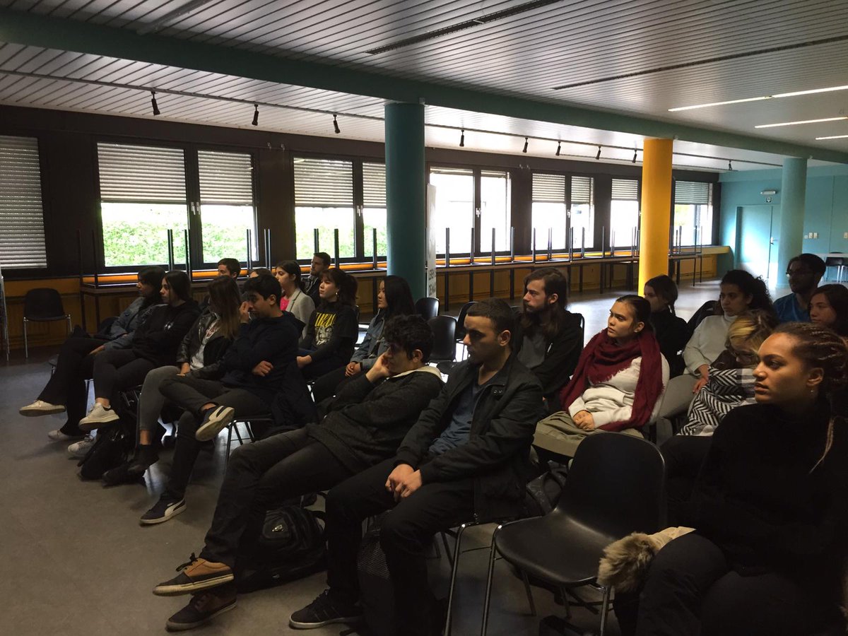 AtheneumMXM's tweet image. Interactieve workshop voor 3e graad rond de Europese verkiezingen gegeven door @ryckeveldevzw  #dagvanEuropa #EPASbe #burgerschap @GOinAntwerpen @GO_onderwijs