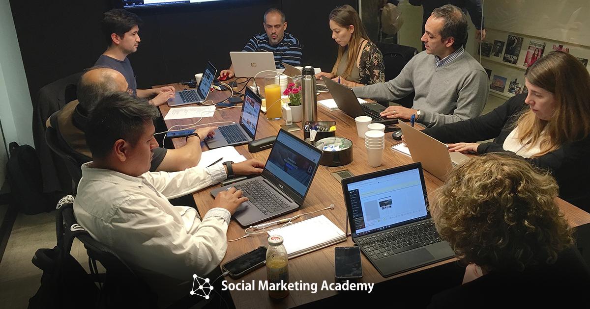 SMA_Chile's tweet image. Primera Jornada de nuestro curso de E-commerce, crea tu primera tienda Online.
.
Valida tu idea de negocio de manera rápida y a bajo costo, no gastes millones.
.
Próximos cursos en socialmarketingacademy.cl