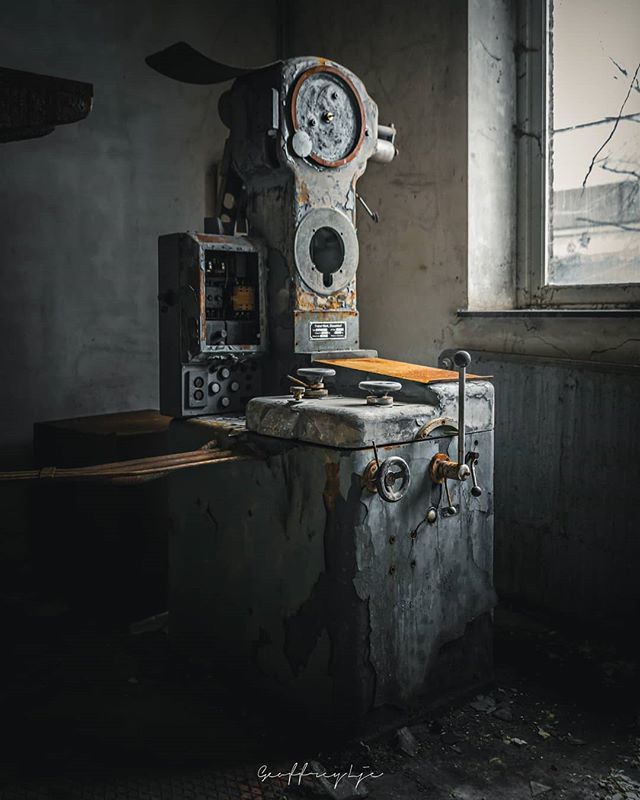 La Chaudronnerie, re visite

#urbanexplorer #urbexbelgium #urbexfrance #urbexworld #abandonné #lostplaces #lostpic #abandoned #abandonedplaces #abandoned_junkies #abandoned_excellence #abandonedafterdark #abandonedphotography #urbex #urbexpeople #urbexph… bit.ly/2H9sKSC