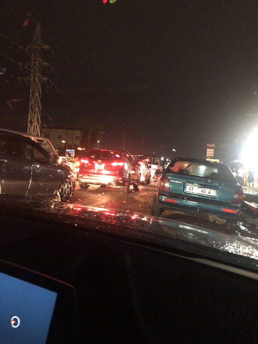 yvonnenelsongh's tweet photo. When it rains in Accra, everything pauses! Bad roads! Bad drainage systems! Sigh! Unbelievable. https://t.co/nUsfJUi7sL