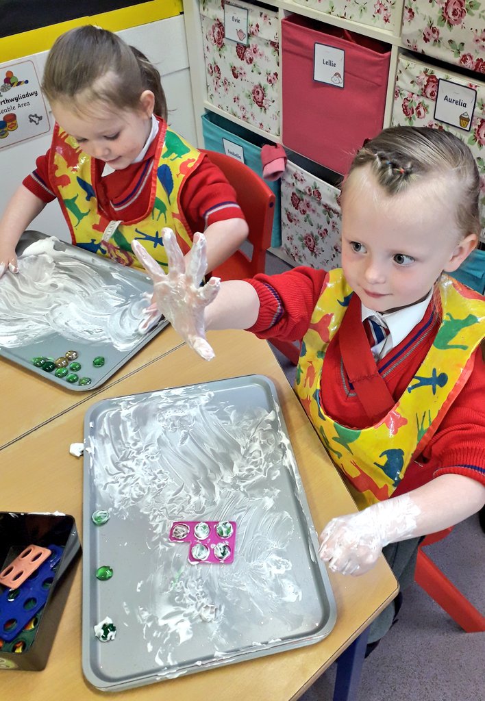 ysgolbrynhedydd's tweet photo. #YBHNAM enjoying some numeracy based messy play this week. Numicon and beads add foam and glitter equals lots of opportunities to develop our counting, numicon and maths language skills #YBH #YBHNURSERY #YBHMATHS #DIAIUTF #numiconwork #messymaths #mathsinclass https://t.co/IwilU1jXJE