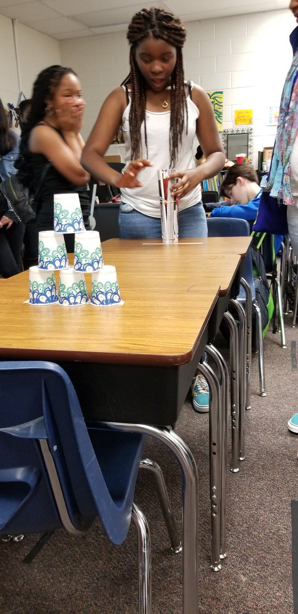 WallaceMathLife's tweet photo. More of our catapults! #stem #oneridge #Lions
@Northbrook_MS https://t.co/dpUfmhBKwV