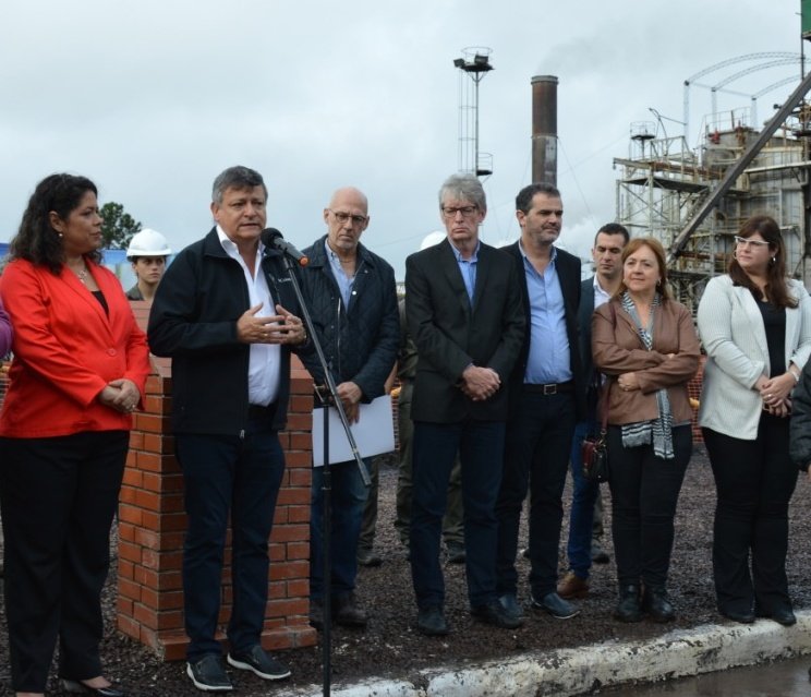 darioroveda's tweet photo. El gobernador @domingopeppo puso en marcha las obras de la planta de #Biomasa en #Unitan #PuertoTirol Políticas públicas para mayor #empleo y mejor calidad de vida #ChacoAvanza con #Oportunidades en #EnergiaRenovables #Biomasa #Exportar #MaliSerrano
@mali_serrano https://t.co/q1tgLBWtan