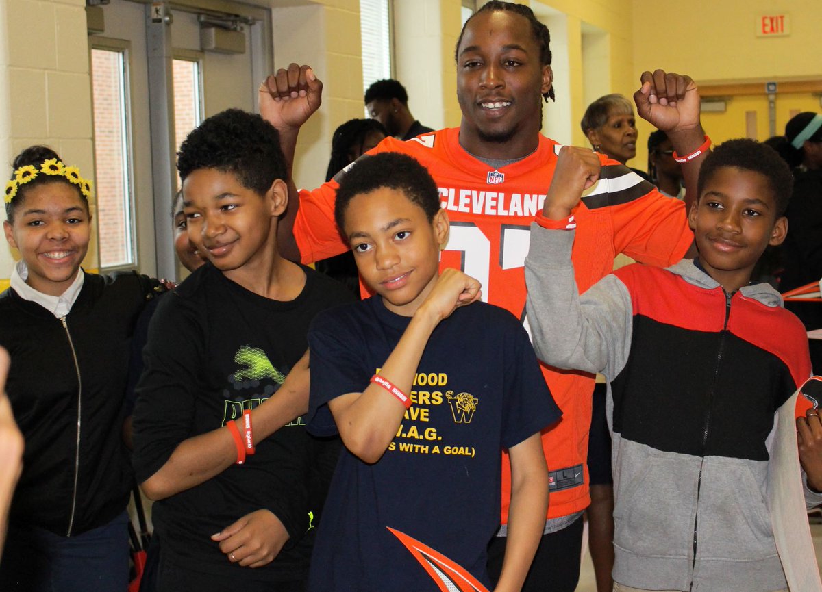 whcs_tigers's tweet photo. Today, our Eastwood Scholars got the visit of a lifetime from @Browns players Kareem Hunt and Pharaoh Brown.
One scholar summed it up well when he exclaimed, "Best day EVER!" #TigerPride #WHCSDWay https://t.co/IlbuxCKQmw