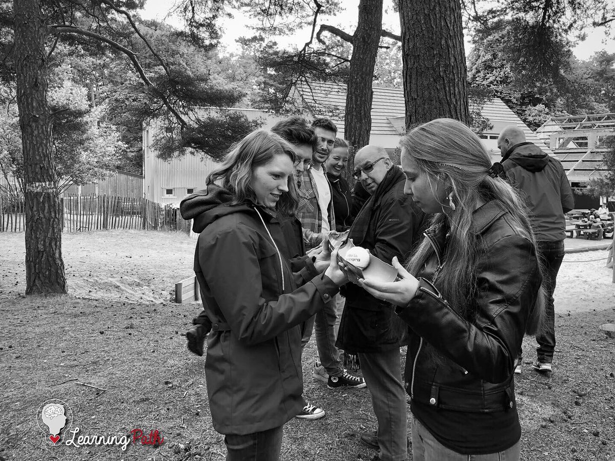 LearningPath_'s tweet photo. "Tell me, I'll forget. Show me, I'll remember. Involve me, I'll understand" Bedankt aan alle cursisten om er een onvergetelijke vorming active reviewing van te maken. Jullie leergierigheid prikkelde ons om het beste van onszelf te geven. #ervaringsleren #activereviewing https://t.co/gk85gtOqgc