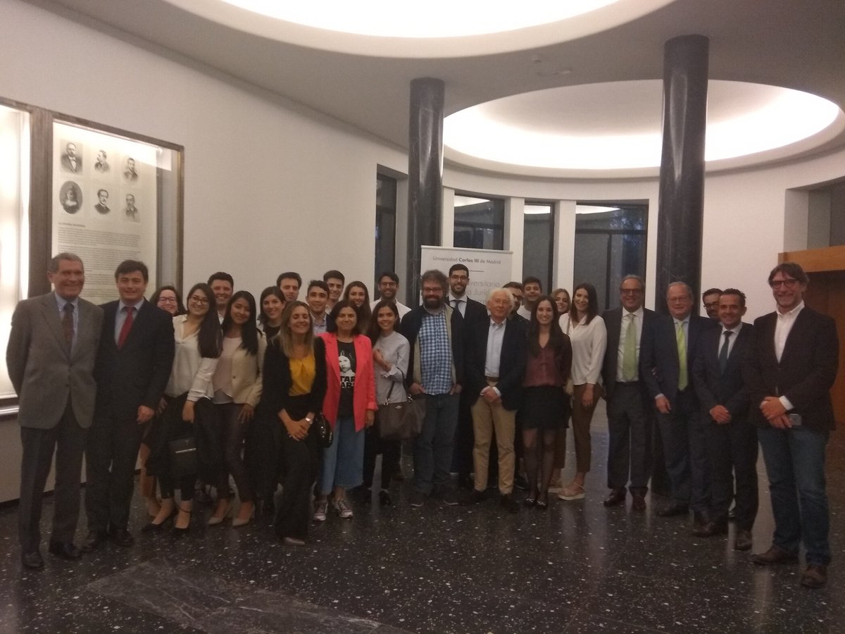 MAJEuc3m's tweet photo. #DEBATEPATRIA alumnos del @MAJEuc3m con los ponentes @BoadellaAlbert @EstefMolina_ @sergiodelmolino @LuciaMendezEM, los directores del Máster @Morenocatena y @cginerp y los miembros del Consejo Académico Empresarial https://t.co/COkaDMzFZR